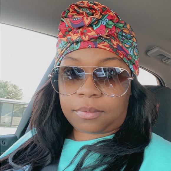 p_monique